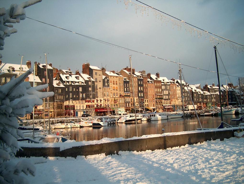 Escapade Au Coeur De Honfleur Avec Parking Prive Et Vue Panoramique 아파트 객실 사진